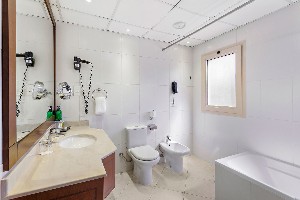 Comfortable, classic, bath, tea, essentials