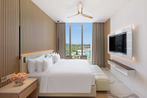 Beachfront suite with lounge, kitchenette & butler