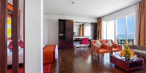 Jacuzzi bathtub for a truly indulgent vacation