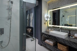 Hotel WYNDHAM GRAND NAI HARN BEACH PHUKET wakacje