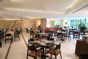 Hotel WYNDHAM GRAND NAI HARN BEACH PHUKET wakacje