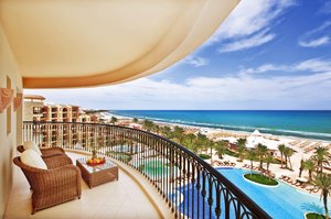 Movenpick Resort & Marine Spa ***** (*****)
