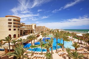 Movenpick Resort & Marine Spa ***** (*****)