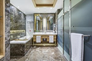Hotel REGNUM CARYA wakacje