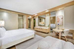 Hotel REGNUM CARYA wakacje