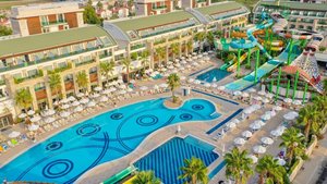 Hotel CRYSTAL WATERWORLD wakacje