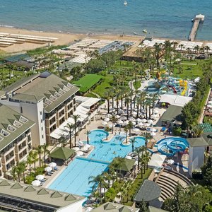 Hotel DOBEDAN BEACH RESORT COMFORT wakacje