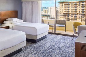 Q2FP - 2 Queen Beds Room (Partial Ocean View)