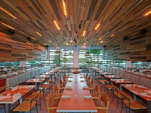 Restaurant/bars