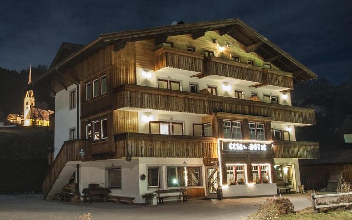 Hotel B&B CESA ROTIC wakacje