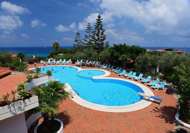 Hotel VILLAGGIO LA PIZZUTA wakacje