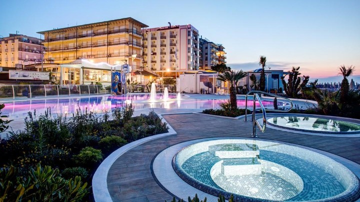 Hotel Mediterraneo wakacje
