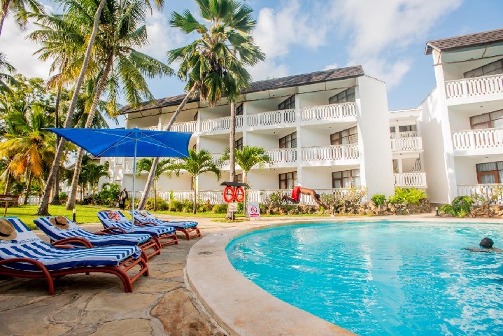 Hotel TRAVELLERS BEACH HOTEL & SPA wakacje