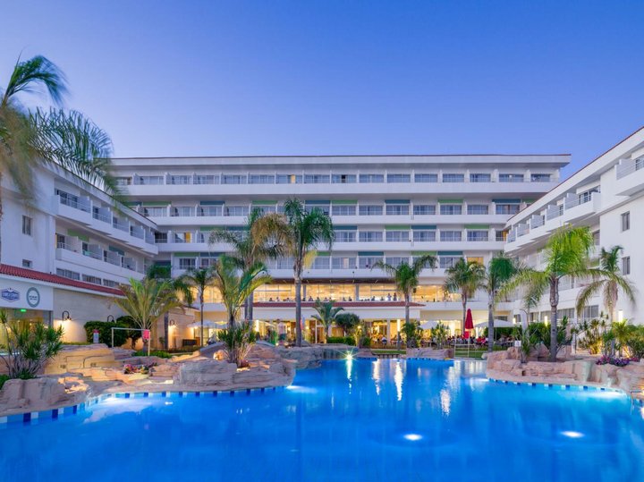 Hotel LEONARDO CYPRIA BAY wakacje