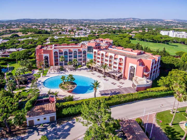 Hotel Falesia Hotel wakacje
