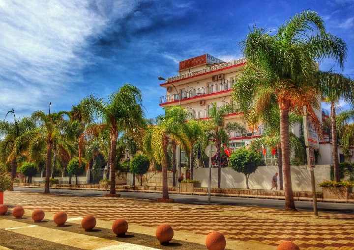 Hotel CARMEN TERESA wakacje