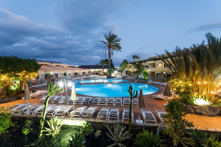 Hotel ARENA SUITE wakacje