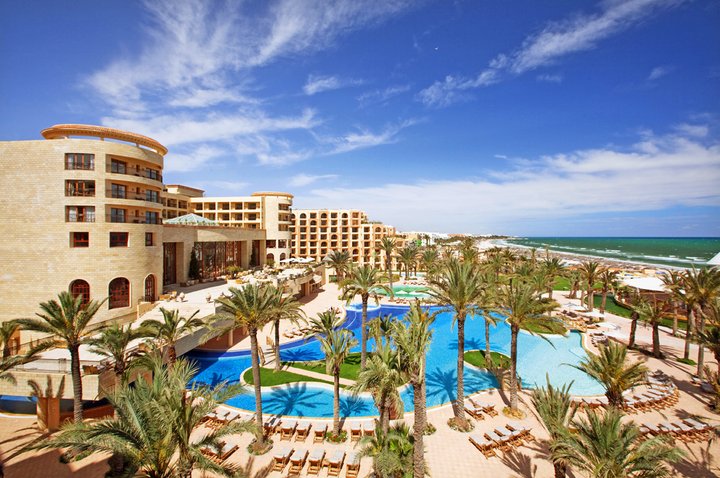 Movenpick Resort & Marine Spa ***** (*****)